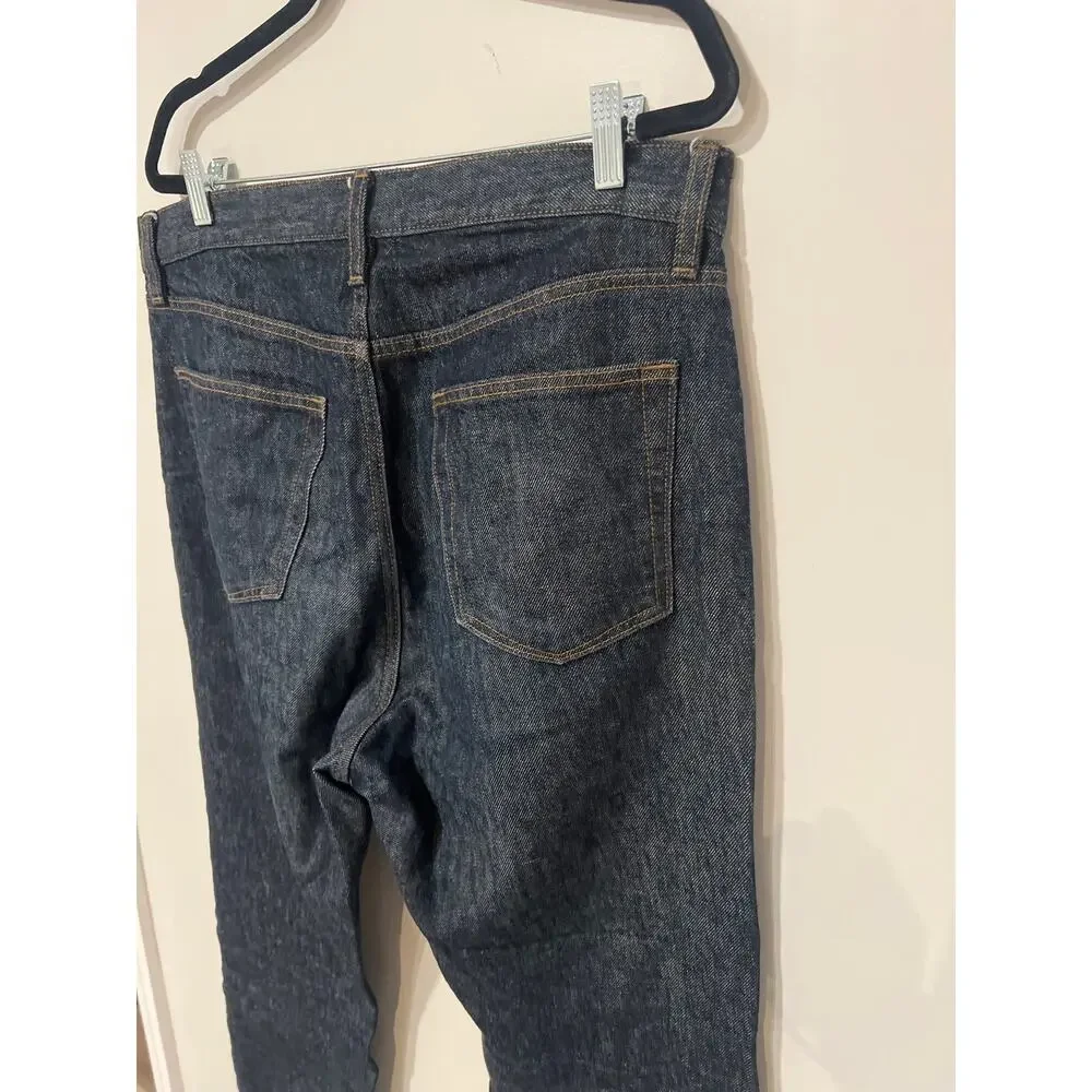 Banana Republic discover these